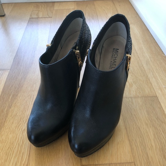 Micheal kors platform booties - Picture 4 of 10